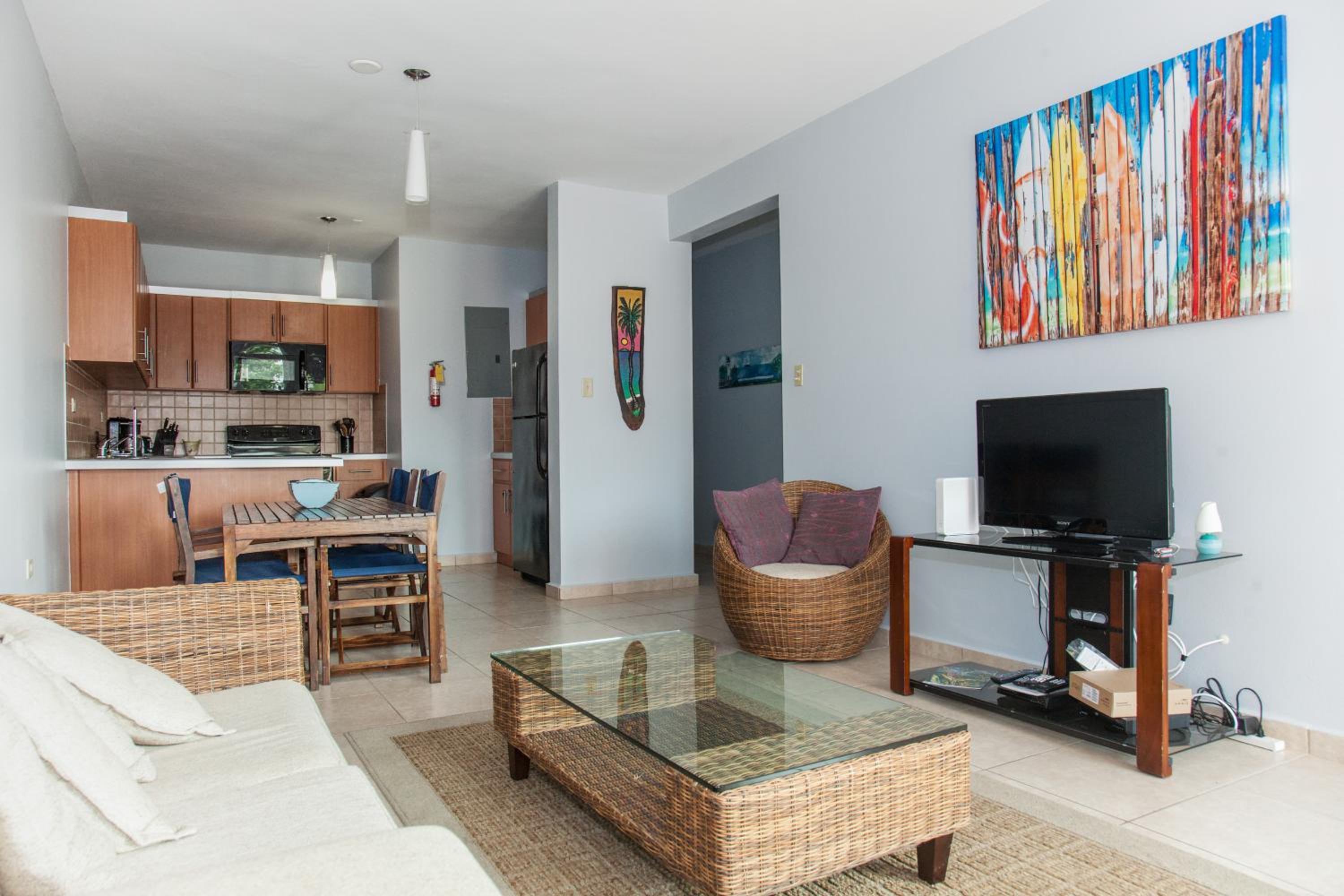 Ocean Terrace 202 a 4 min walk to Sandy Beach view 5