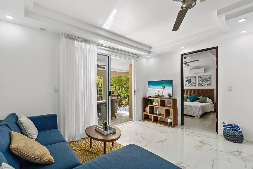 Gav10 Modern Pool Side Condo in Quiet Area of Tam
