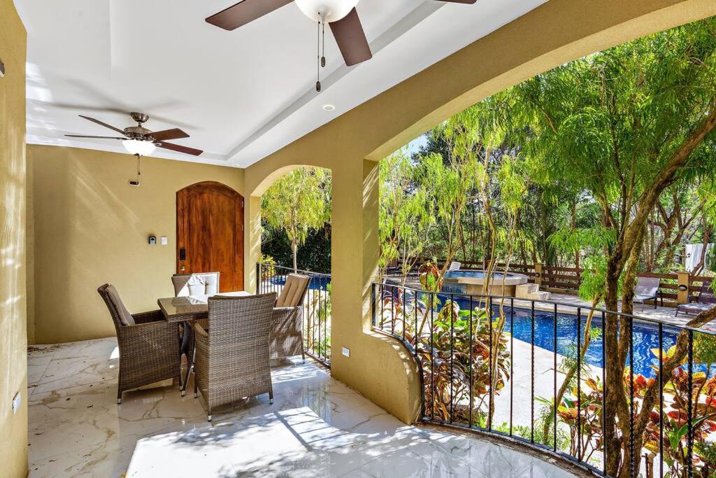 Gav10 Modern Pool Side Condo in Quiet Area of Tam