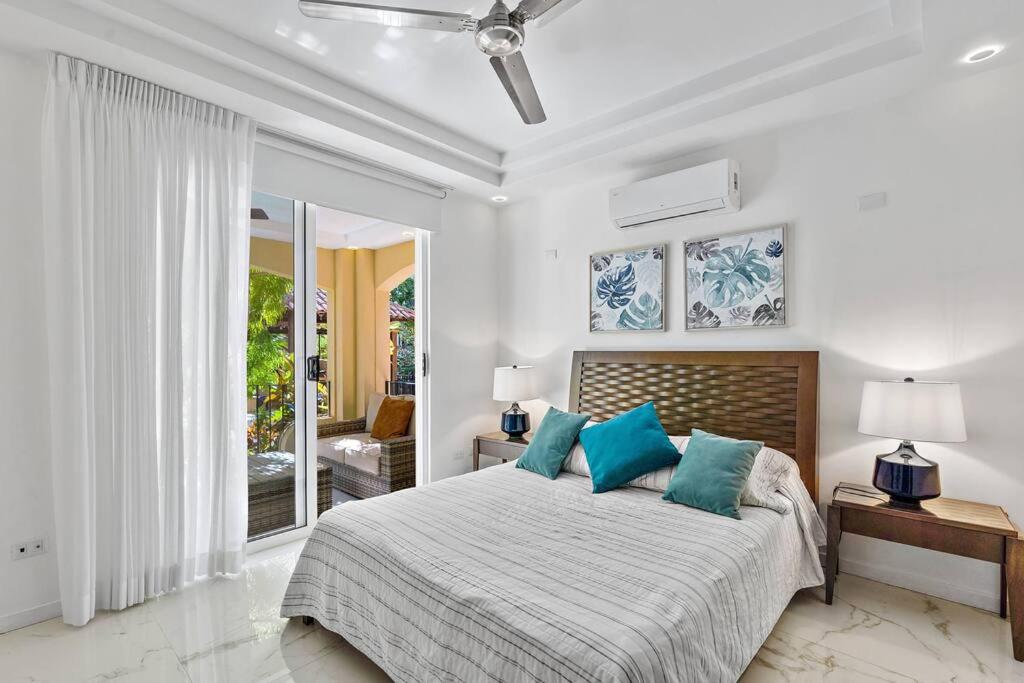 Gav10 Modern Pool Side Condo in Quiet Area of Tam