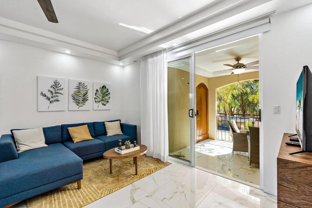 Gav10 Modern Pool Side Condo in Quiet Area of Tam