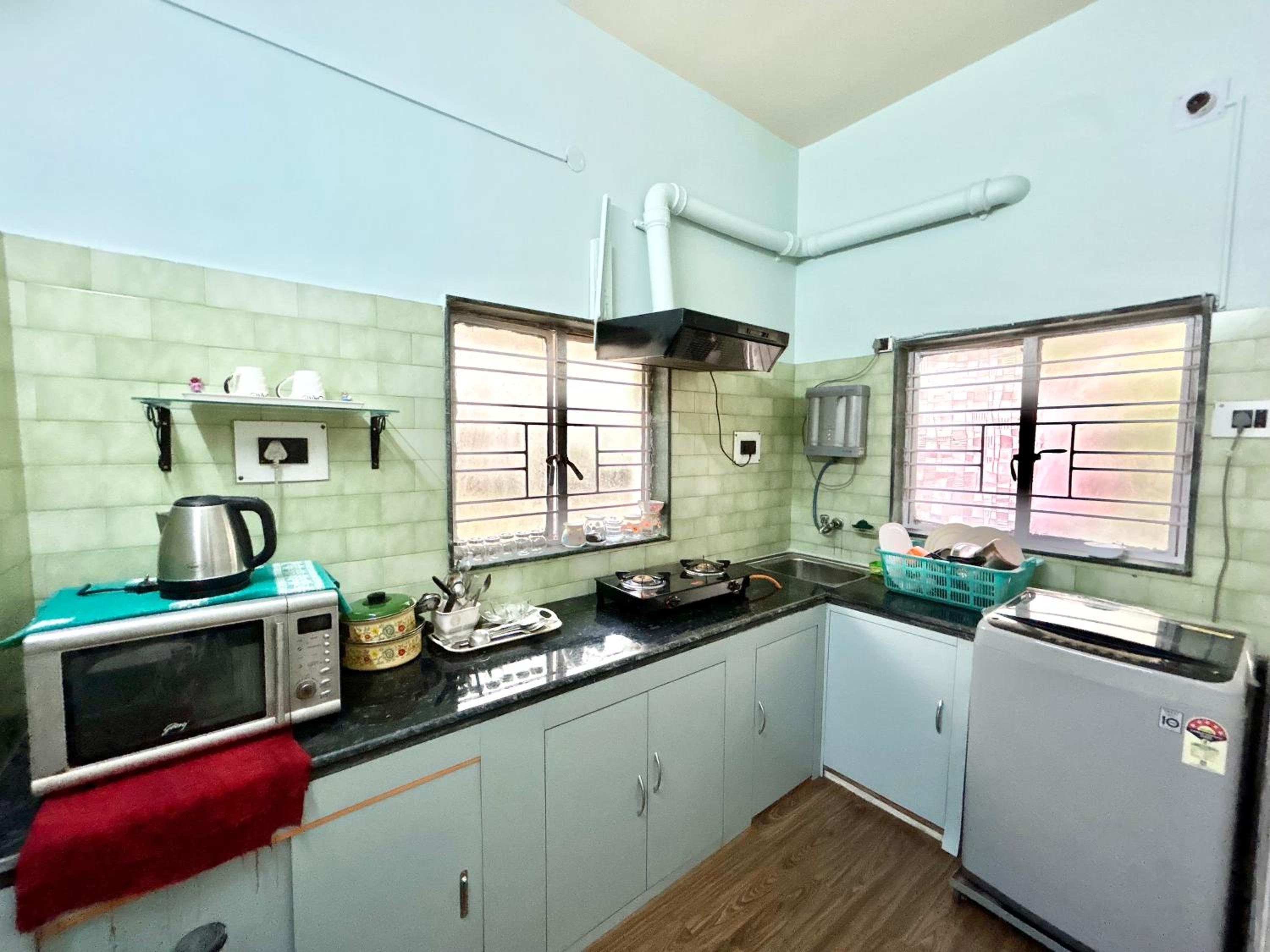 Retro Style 2BHK near Salt Lake Sector 5 Metro Station view 3