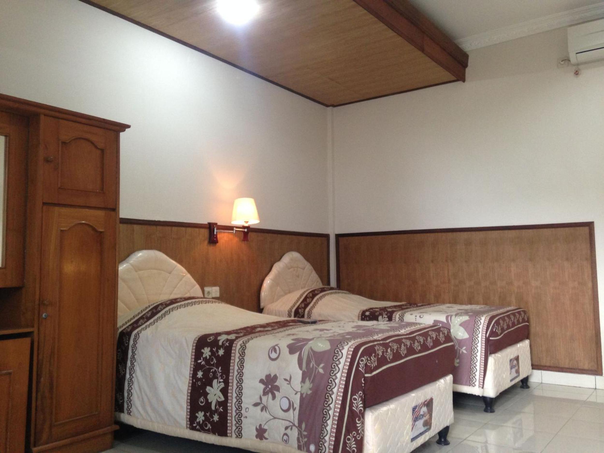 Dewa Bharata Bungalows Candidasa