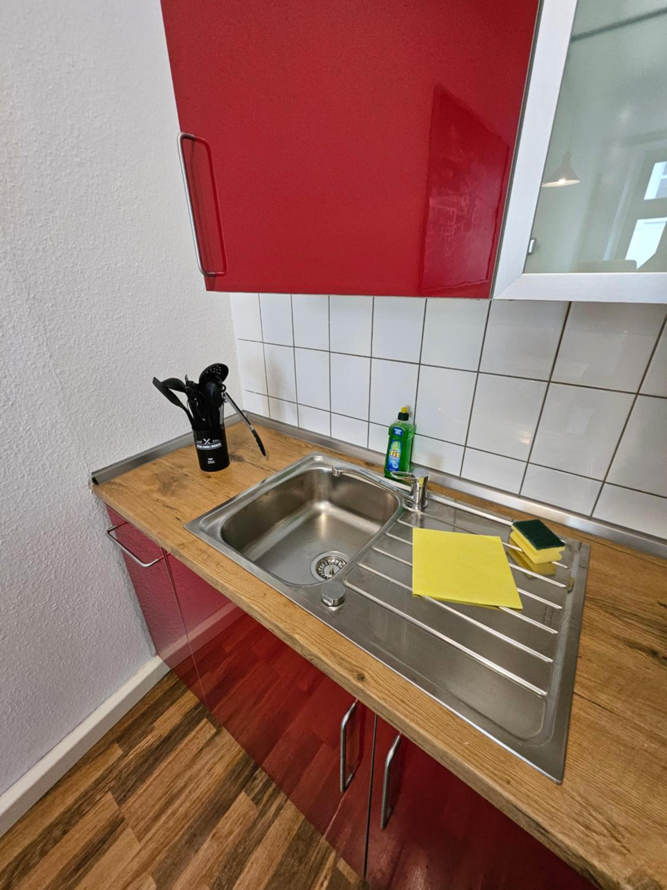 FERIENWOHNUNG 50m2 APARTMENT in ZITTAUER STADTZENTRUM INNENSTADT INNENRING TOP LAGE - WOHNEN AUF ZEIT IN ZITTAU - 1 RAUM WOHNUNG view 3
