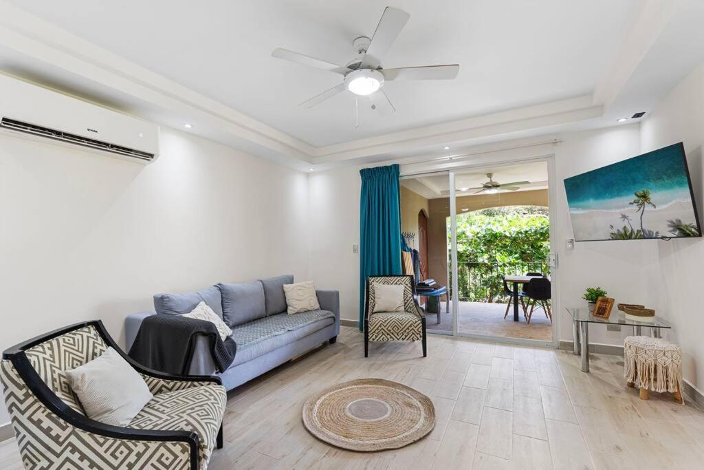 Gav3 2 bdrm new modern condo 15min walk to beach