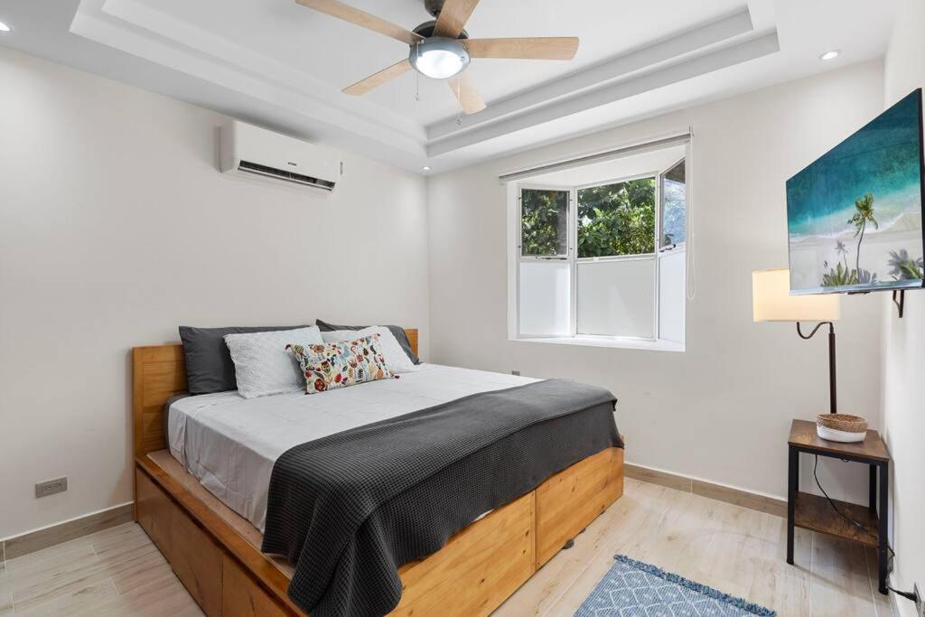 Gav3 2 bdrm new modern condo 15min walk to beach