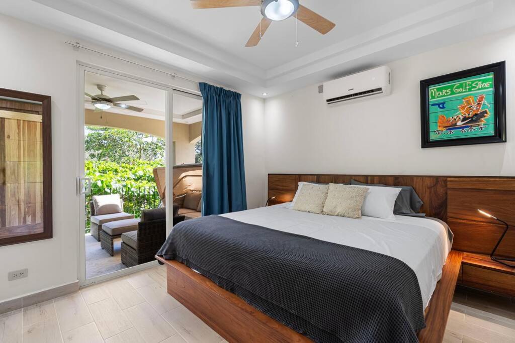 Gav3 2 bdrm new modern condo 15min walk to beach