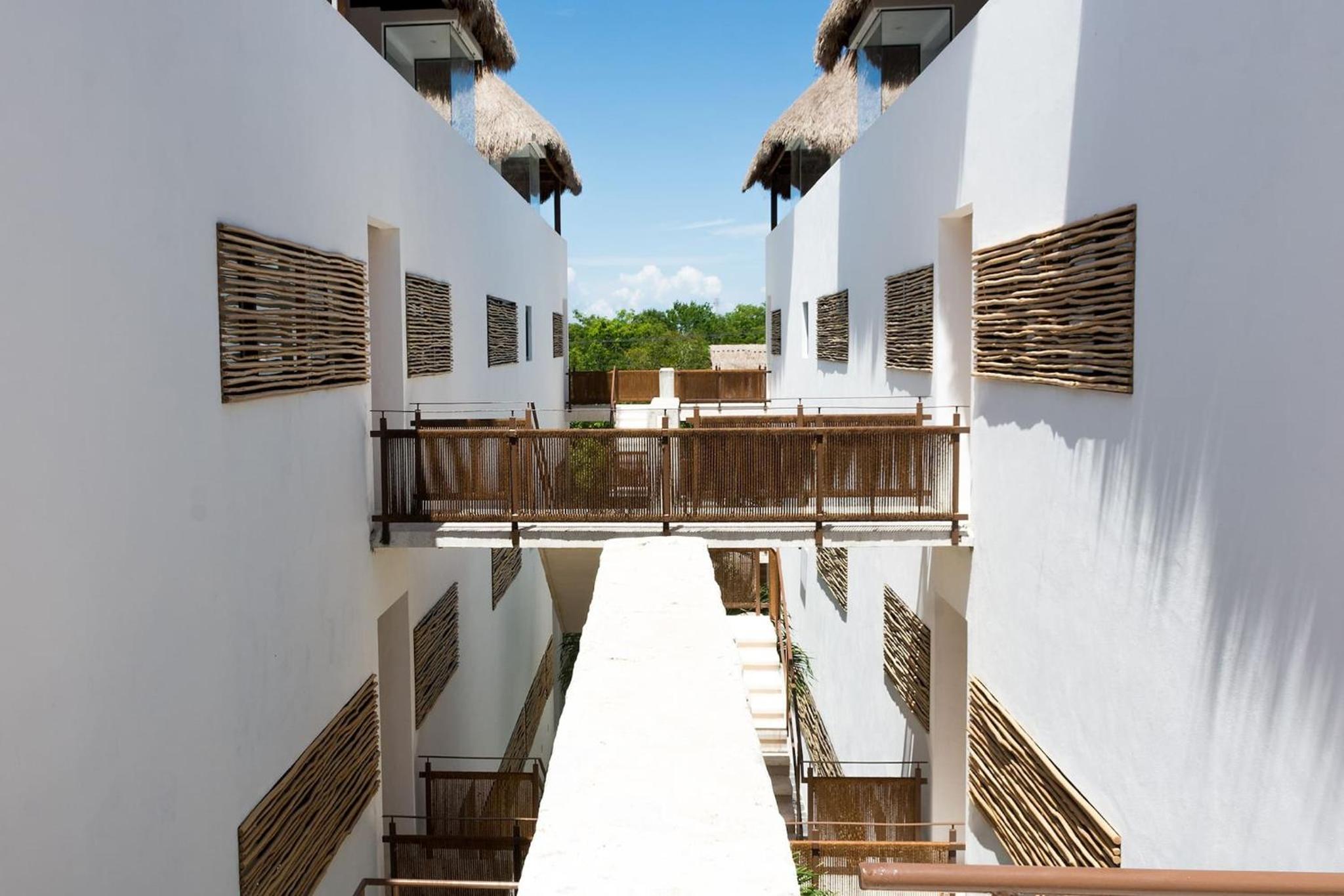 Saasil Penthouse rooftop pool
