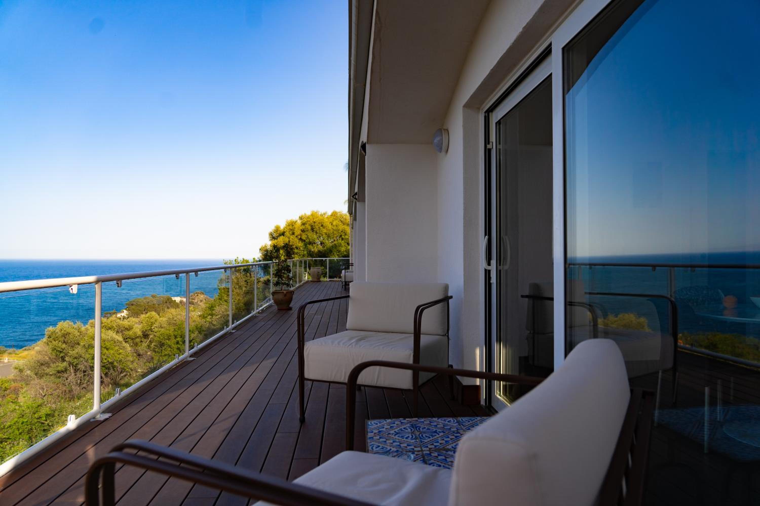 Luxury Taorum villa with spectacular sea views in Taormina