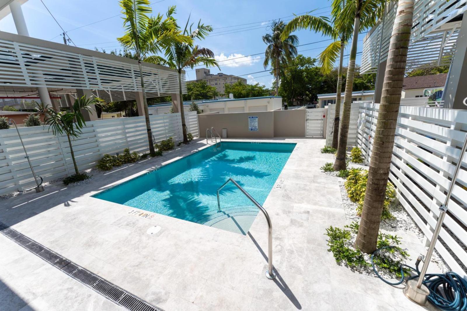 Lux 3BR City-View Retreat in Hollywood, 5th Floor