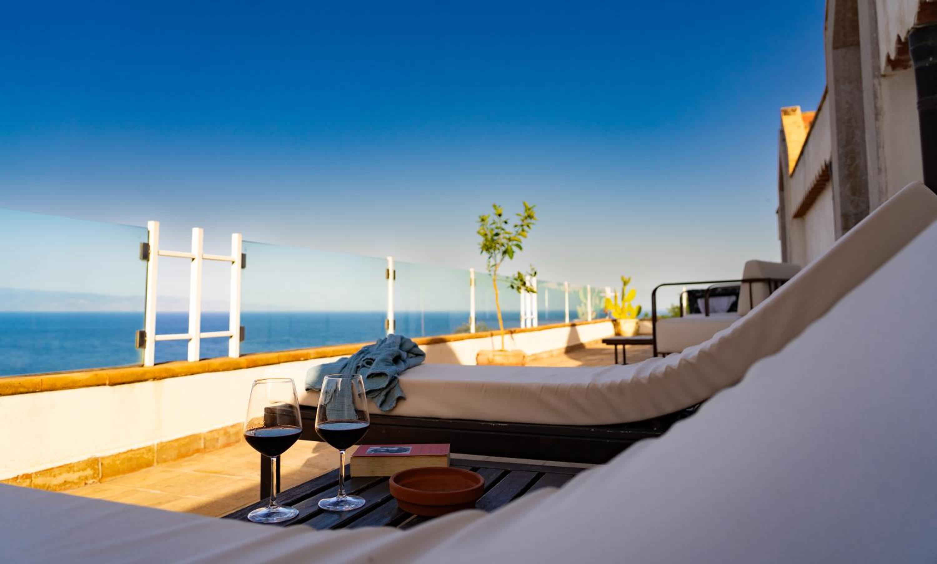 Luxury Taorum villa with spectacular sea views in Taormina