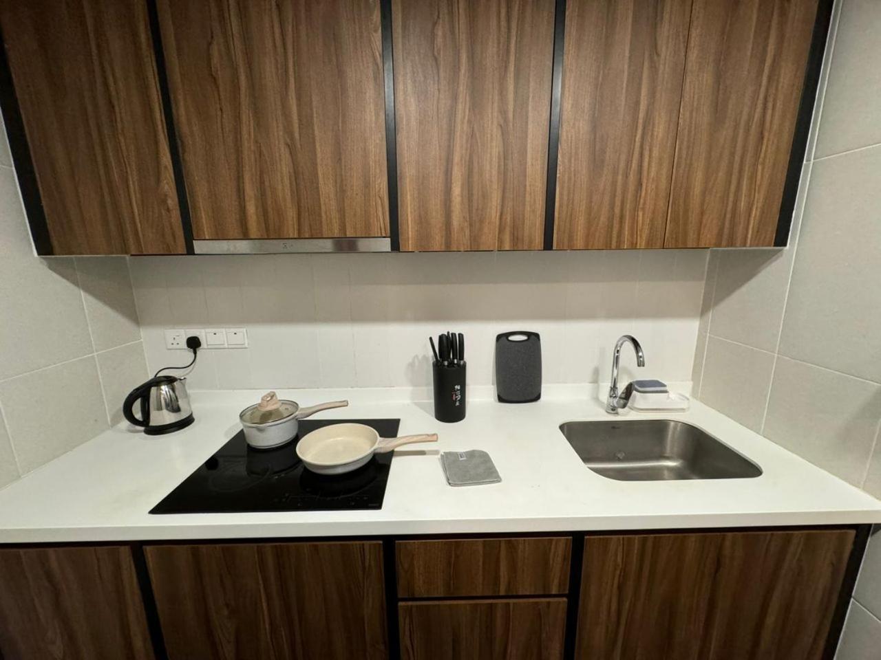 Una Serviced Apartment, Jalan Peel by Rverse Suite