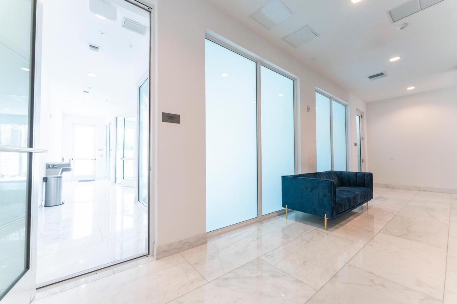 Lux 3BR City-View Retreat in Hollywood, 5th Floor