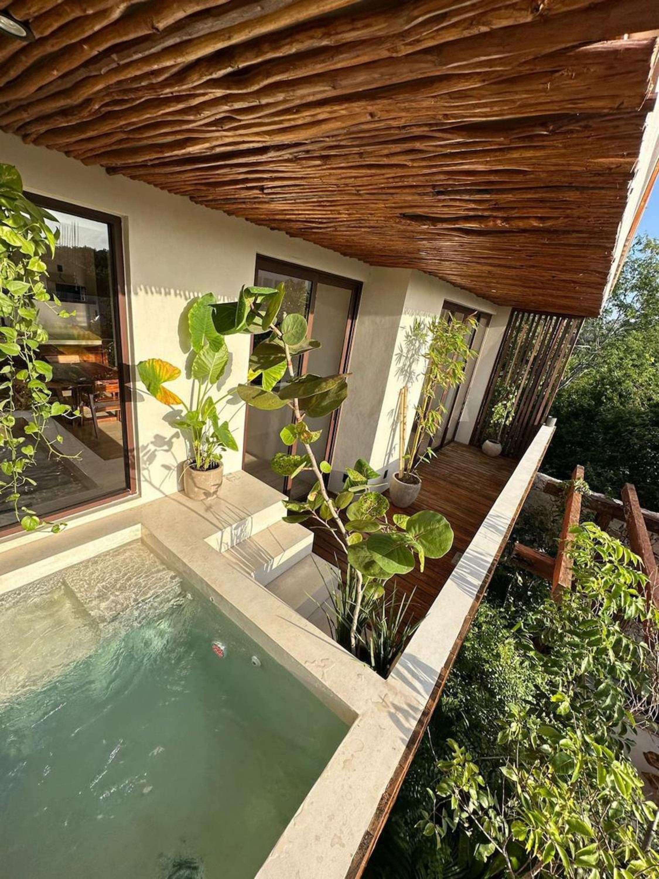 Allegro Private Pools Comfort and Privacy view 5