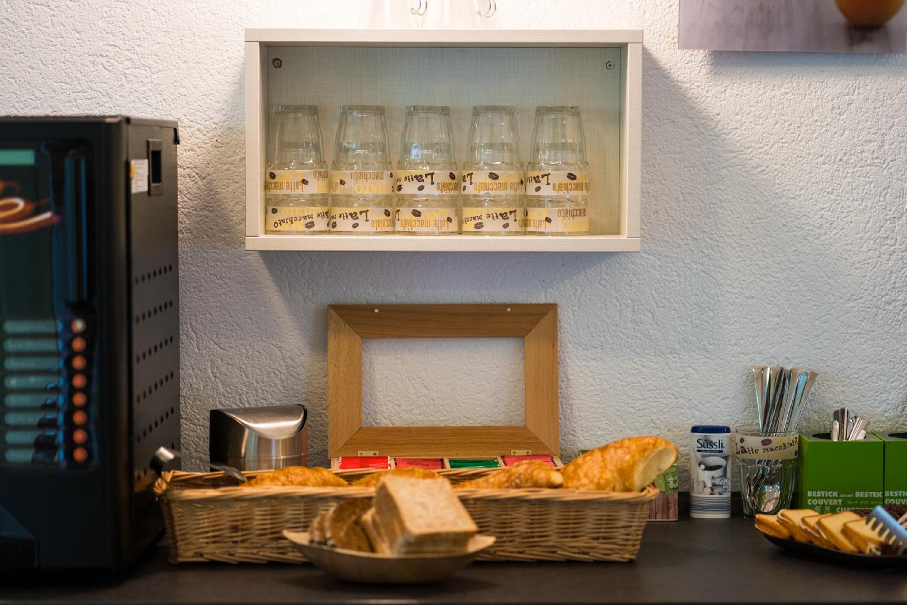 B&B Outlet Hotel - Metzingen - Bad Urach - Free Parking