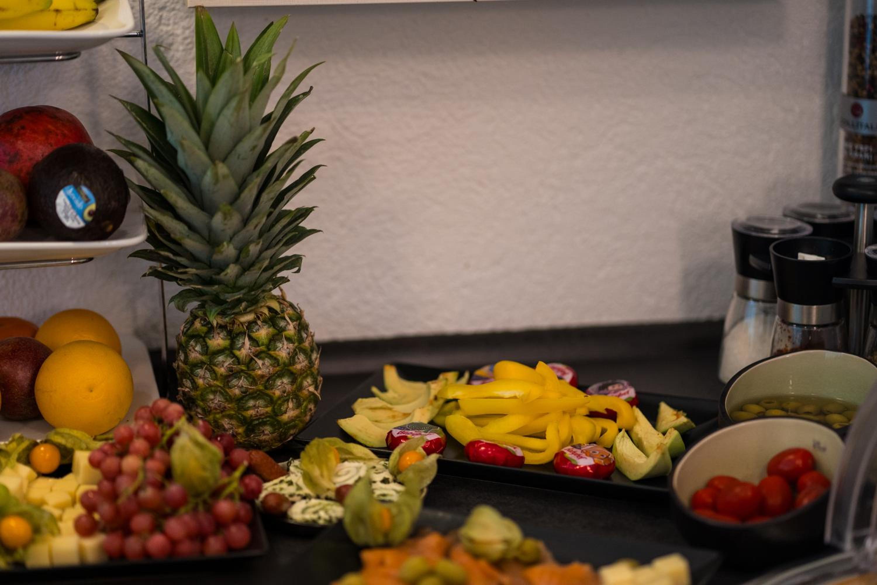 B&B Outlet Hotel - Metzingen - Bad Urach - Free Parking