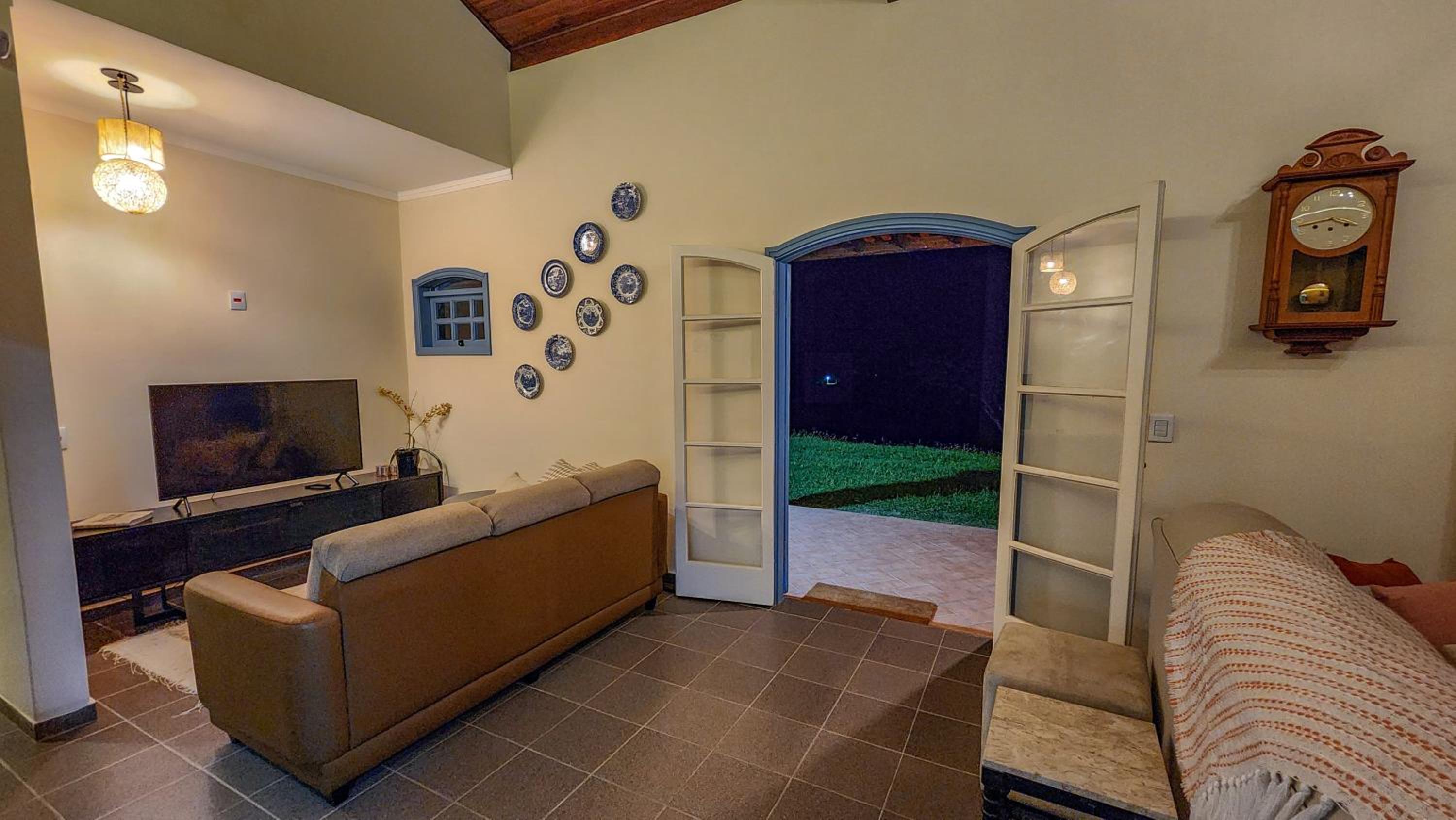 ACASA DO JOAQ U I M, varanda e spa com vista incrível, ar condicionado e roupa de cama e banho entre Porto Feliz, Boituva e Tietê