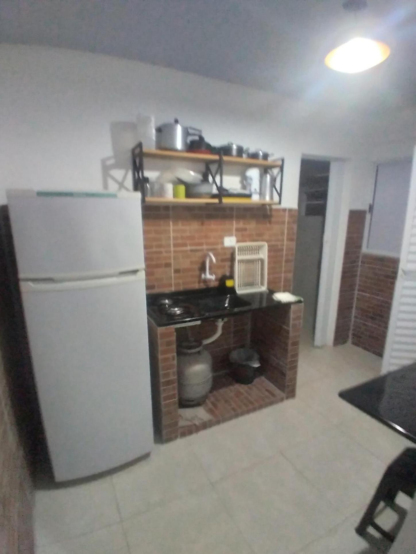 Kitnet em Caioba