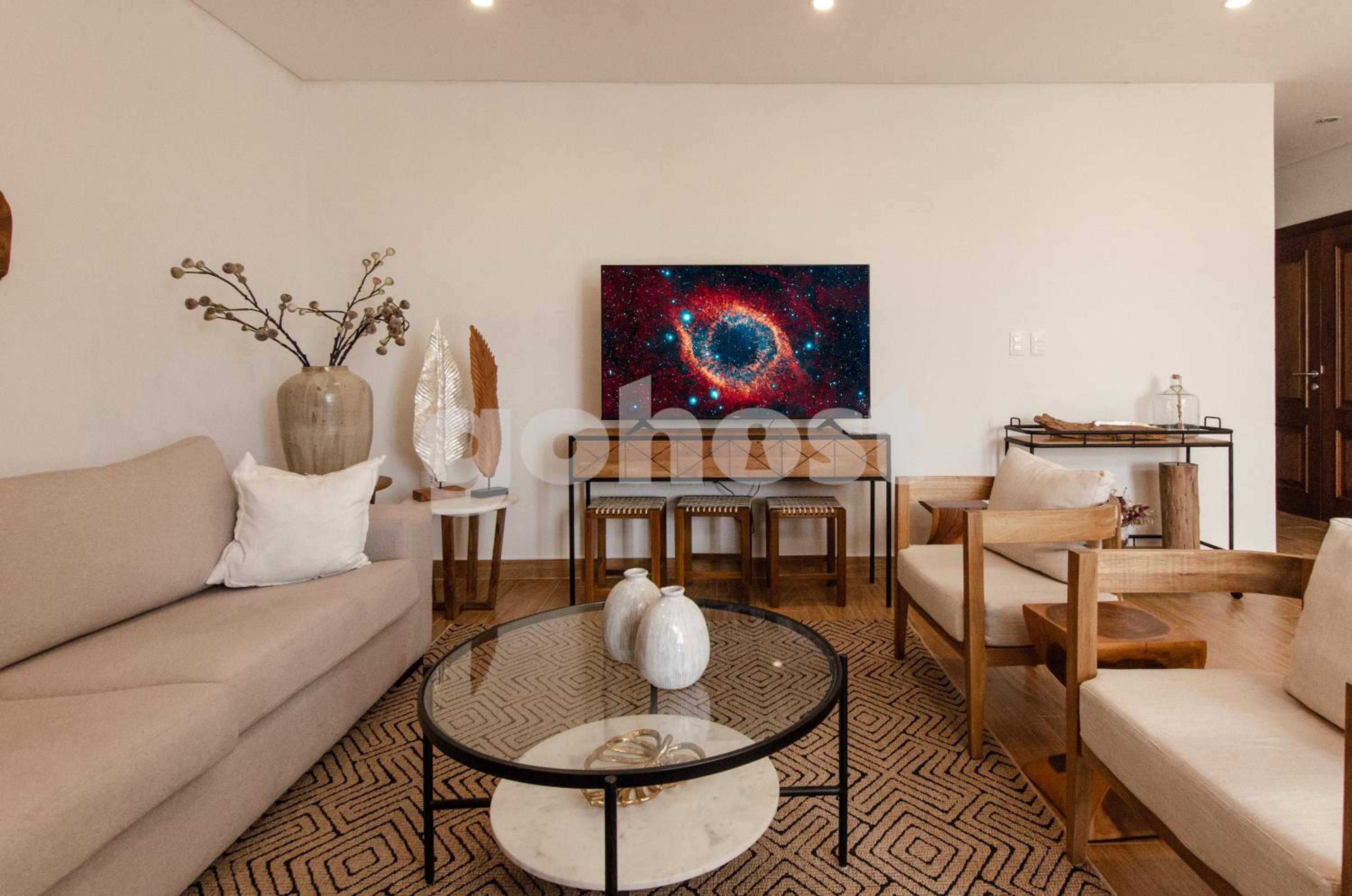 Stylish apt blocks away from Shopping Mcal Lopez view 4