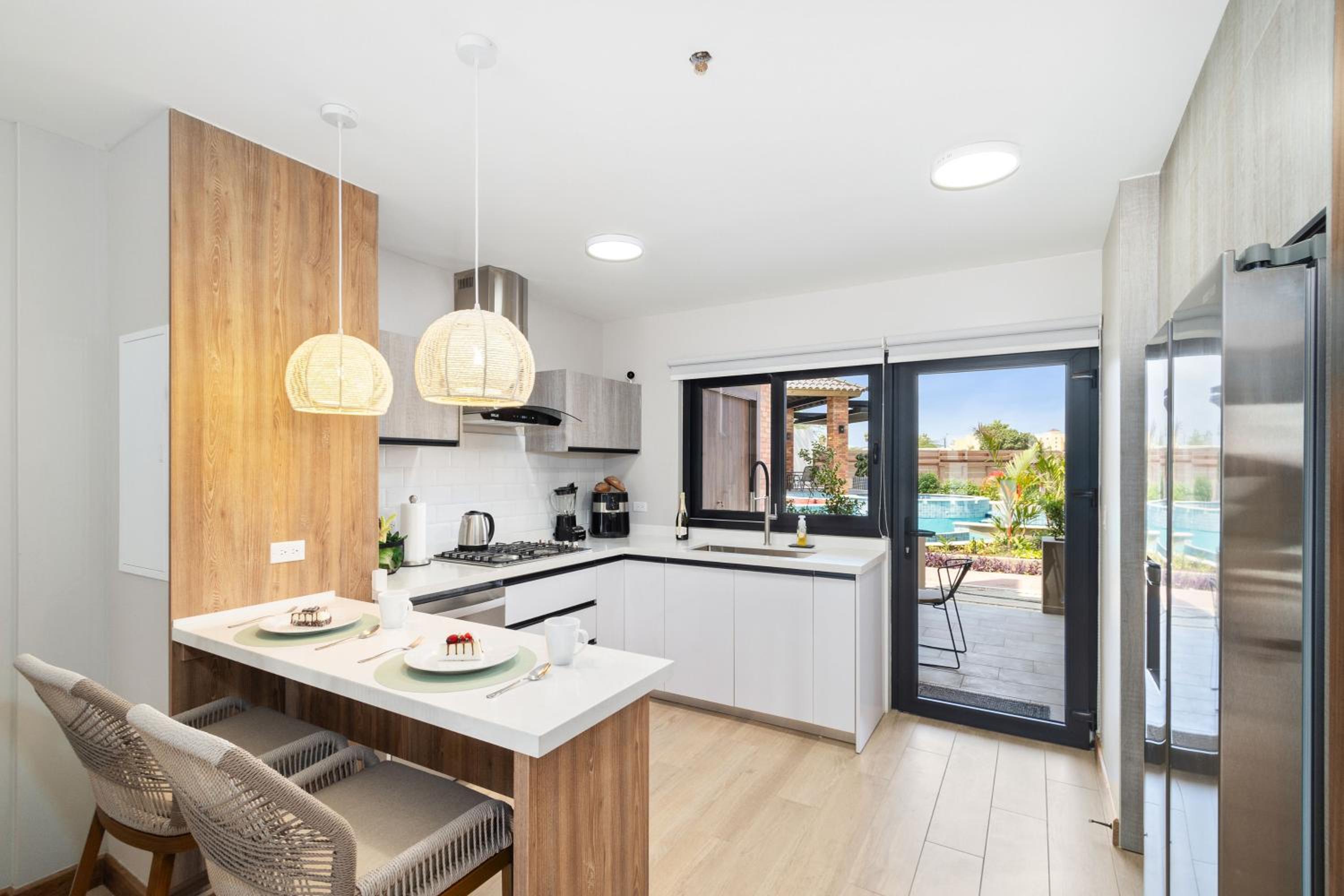 Bocobay Porta al Sole - Luxury Condos 5 min Walk to Ritz and Palm Beach