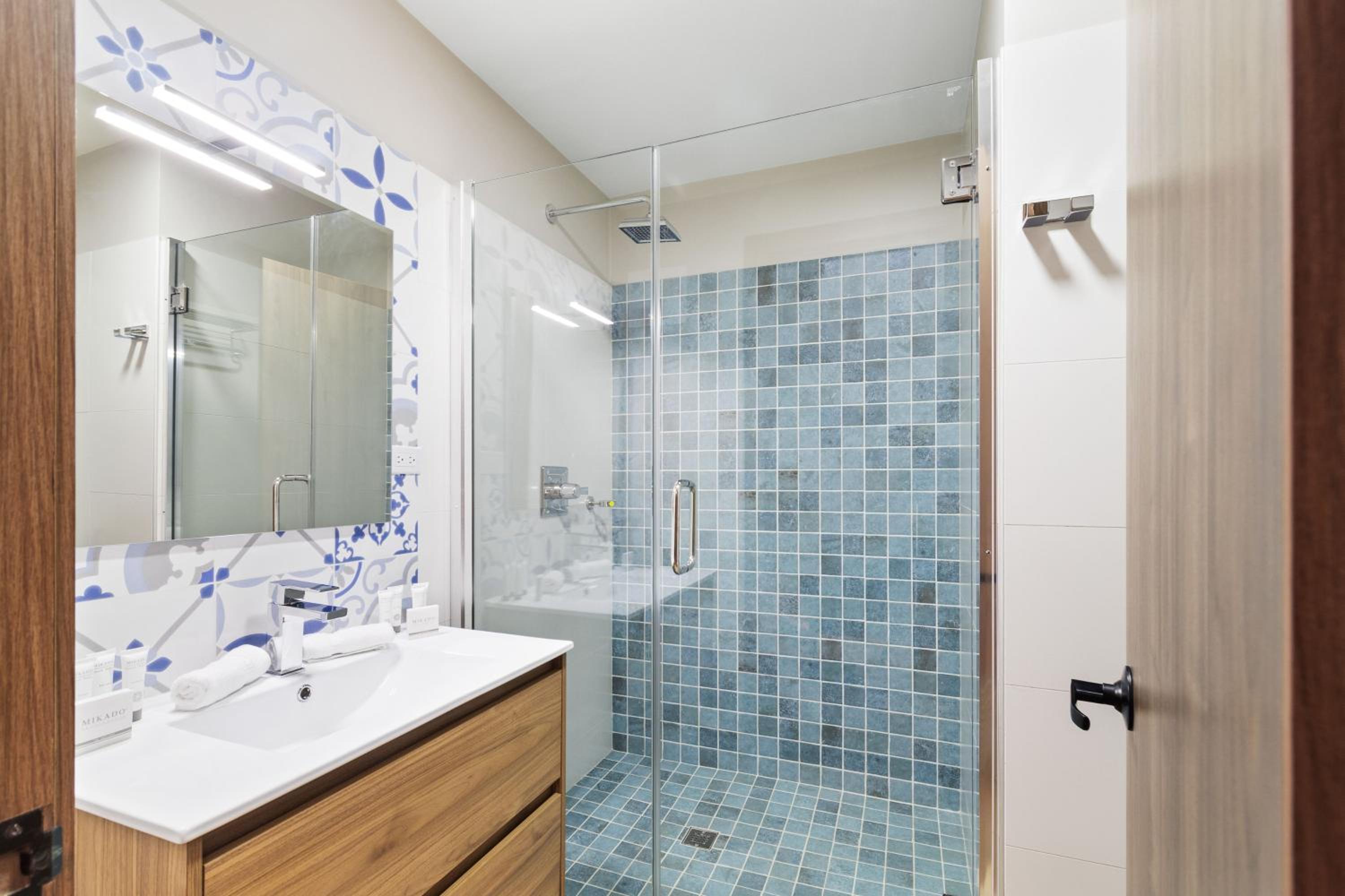 Bocobay Porta al Sole - Luxury Condos 5 min Walk to Ritz and Palm Beach