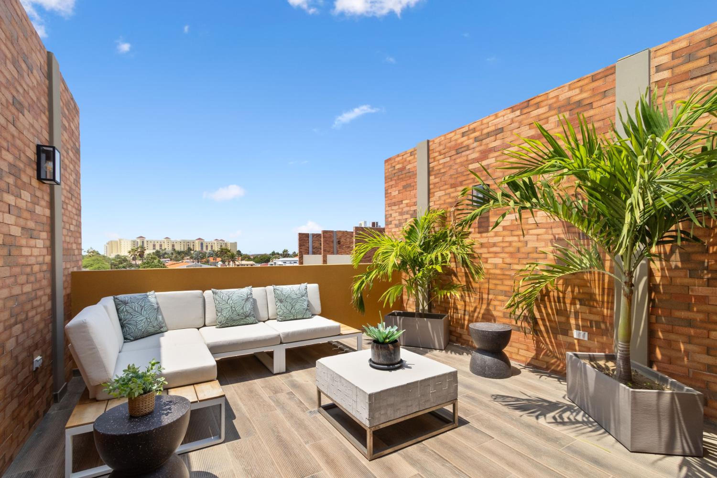 Bocobay Porta al Sole - Luxury Condos 5 min Walk to Ritz and Palm Beach
