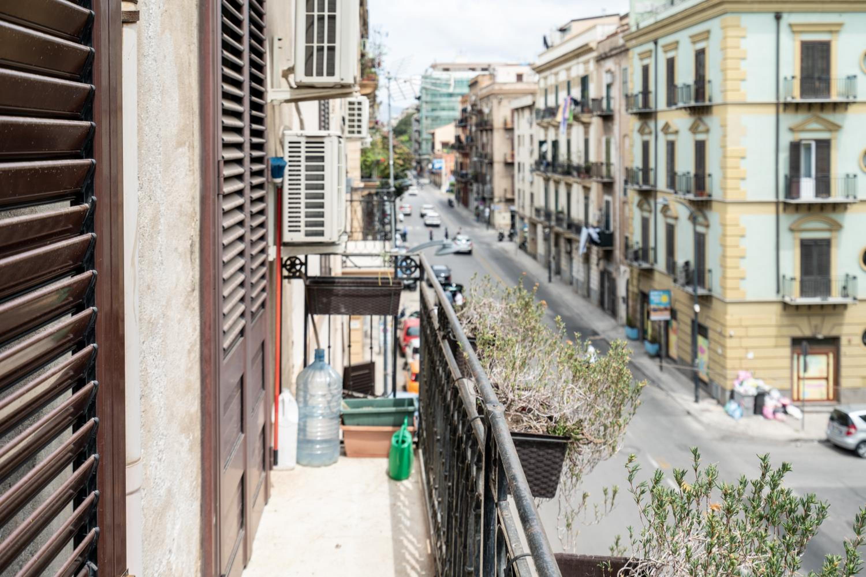 Plumeria Vacanze in centro a Palermo- Isidoro Carini zona Politeama view 5