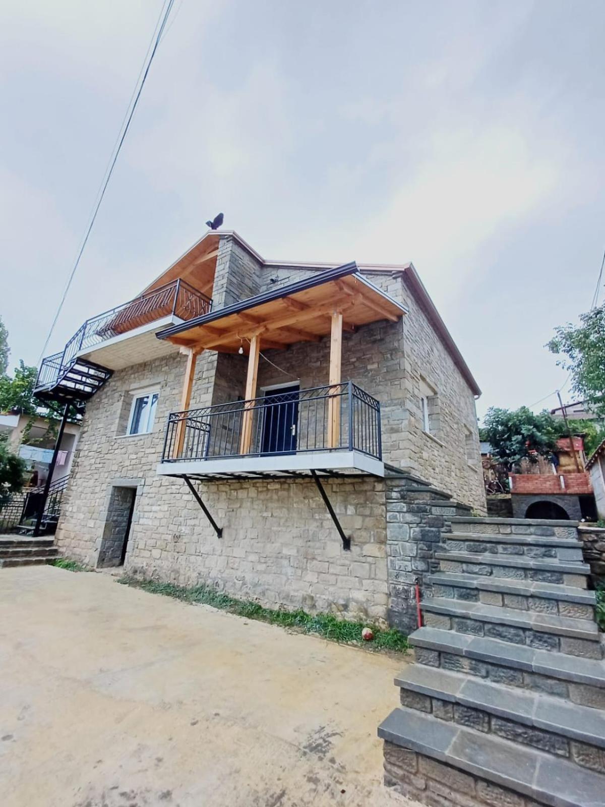 Stone Guesthouse Kajo Roshnik