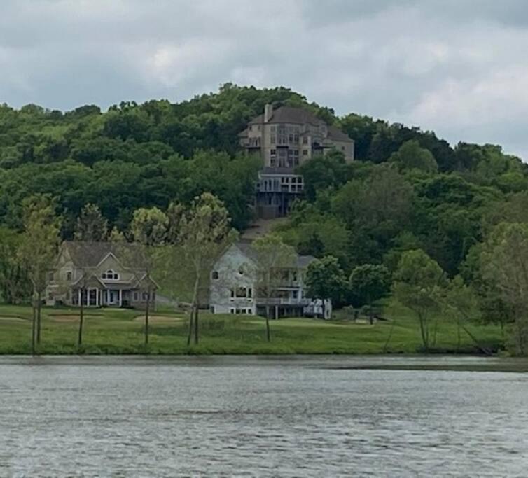 Old Kinderhook Castle