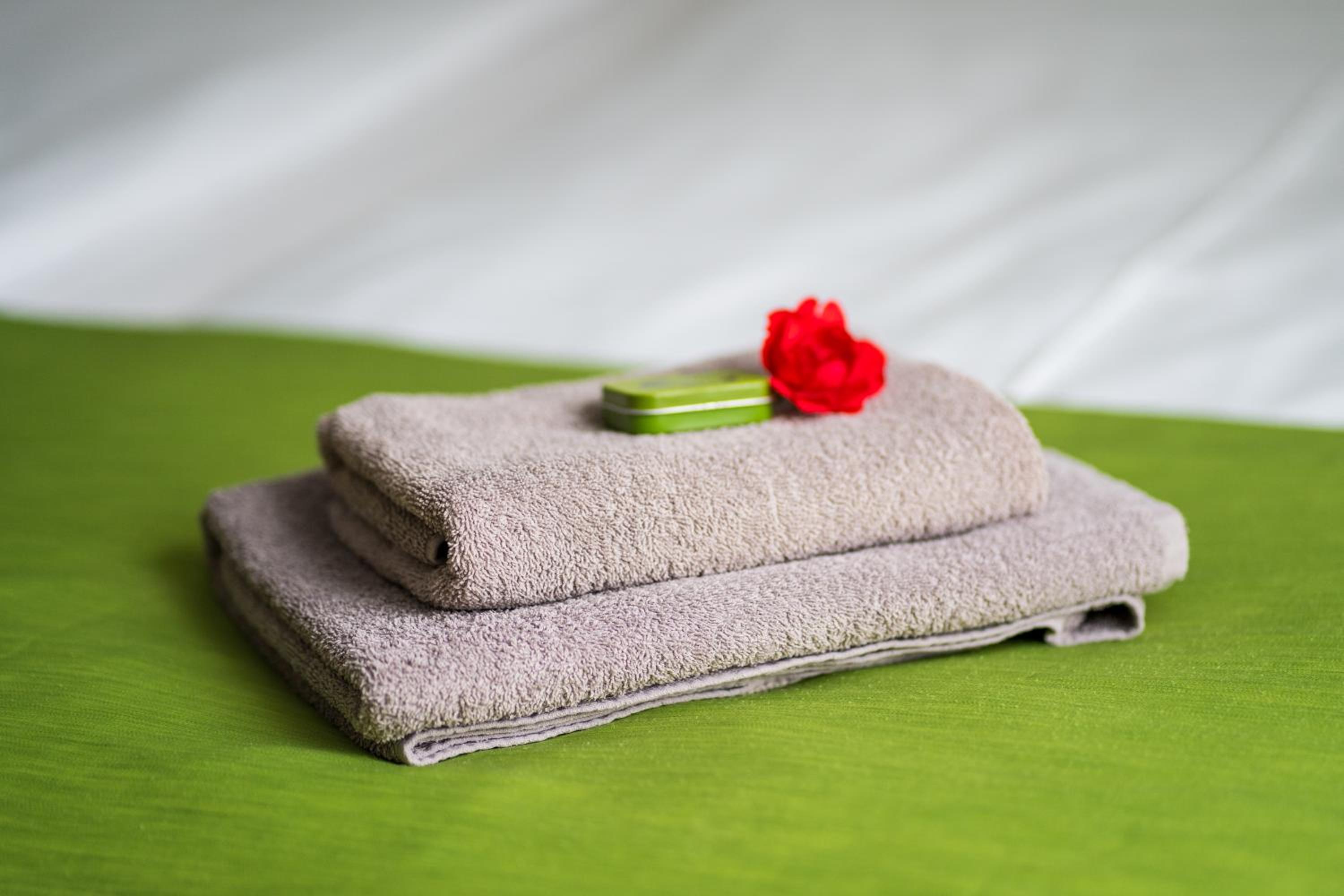 B&B Outlet Hotel - Metzingen - Bad Urach - Free Parking