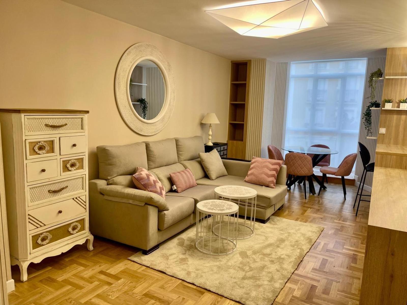 A un Paso de la Catedral