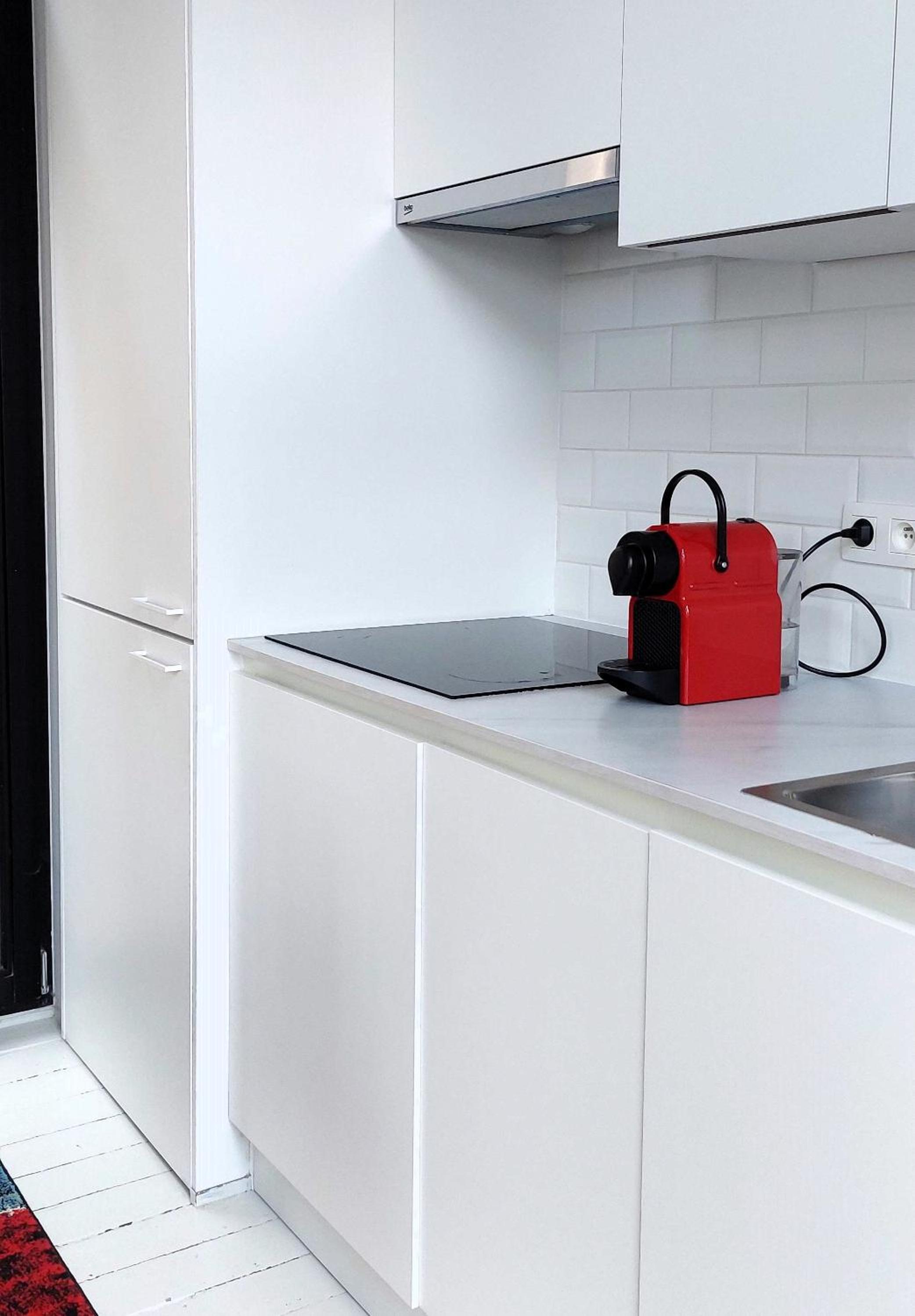 Hot spot in trendy area - 2p duplex apartment