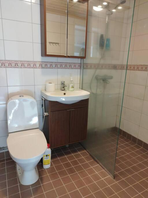 SAGA Modern Apartment with 24-7 Check-in view 3