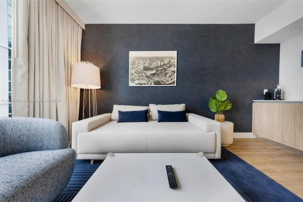 2 bedroom Condo at Gale Downtown Pool Gym SPA