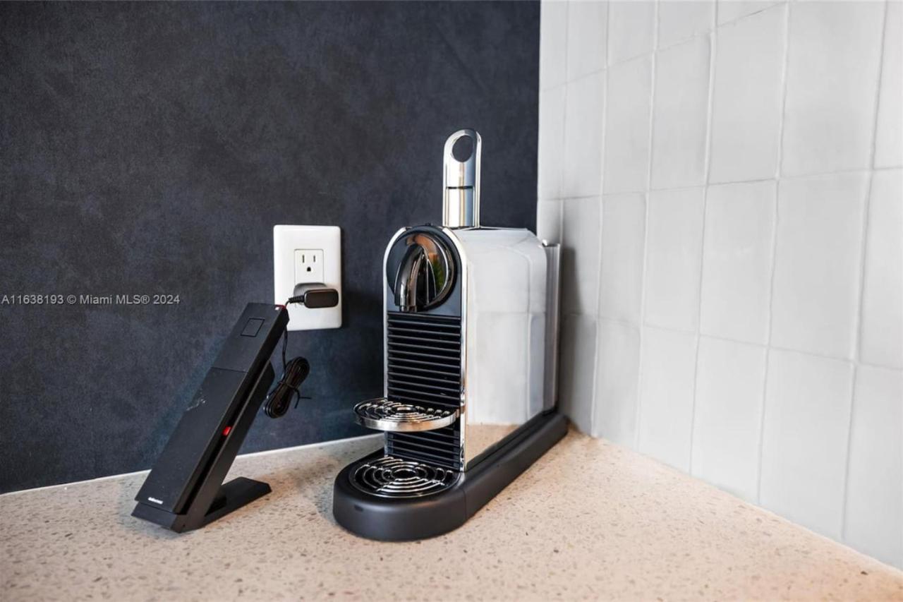 2 bedroom Condo at Gale Downtown Pool Gym SPA