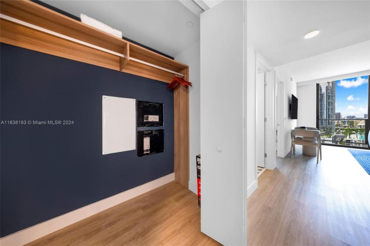 2 bedroom Condo at Gale Downtown Pool Gym SPA