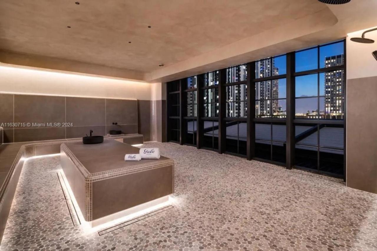 2 bedroom Condo at Gale Downtown Pool Gym SPA