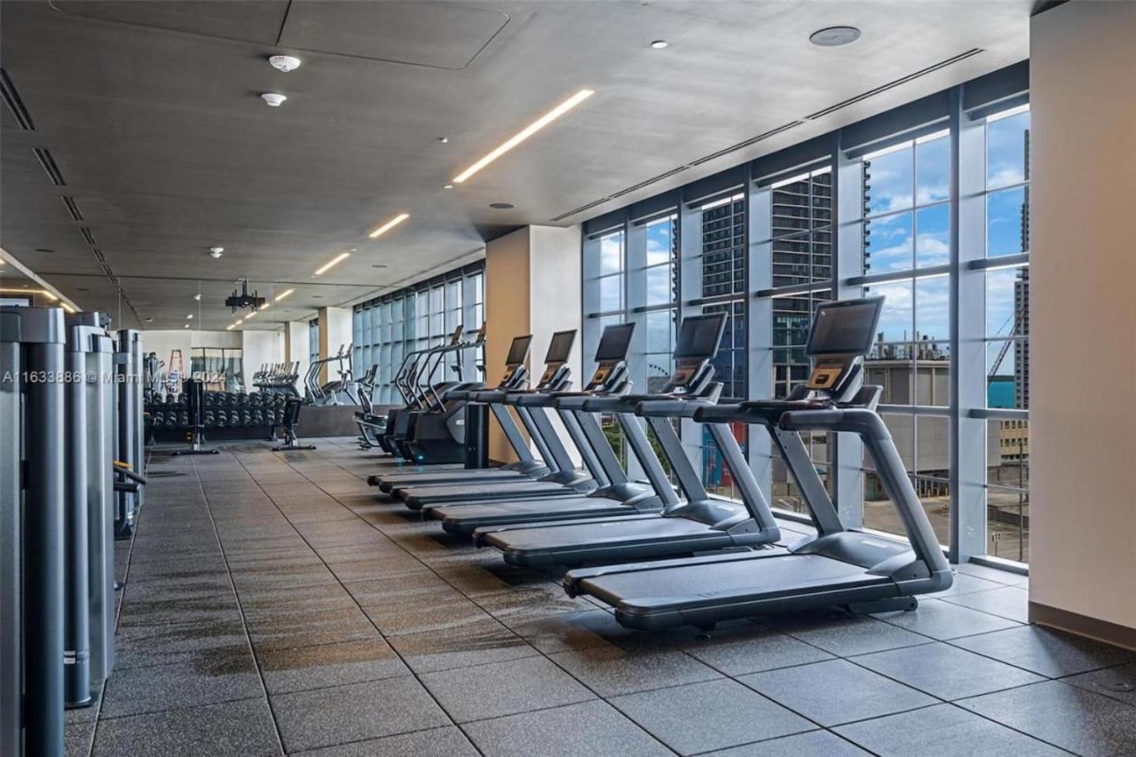 2 bedroom Condo at Gale Downtown Pool Gym SPA