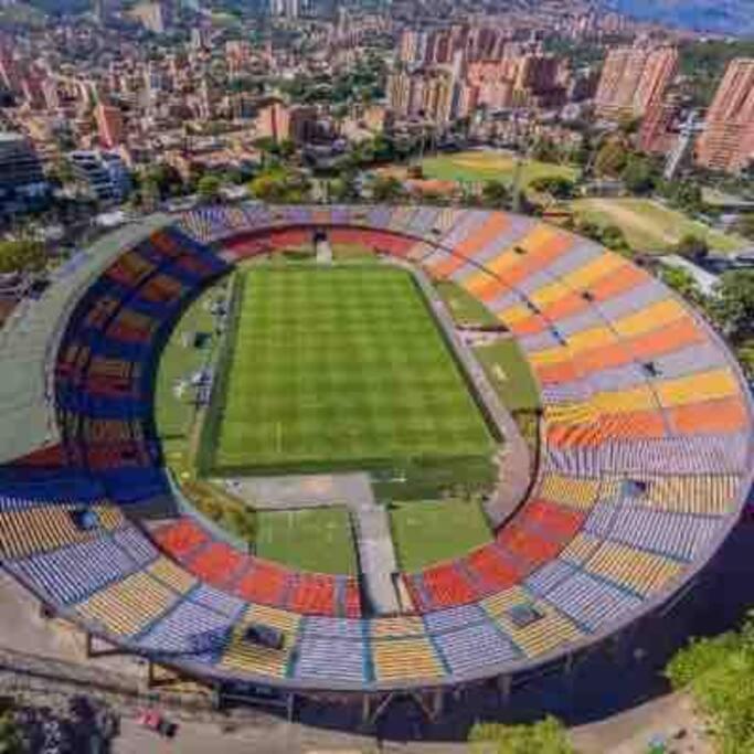 laureles excelente ubicacion la 70 estadio, cerca al poblado