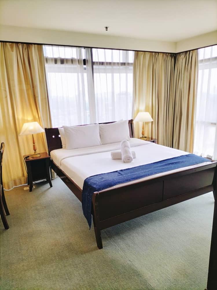 Global tourism services suite at times square