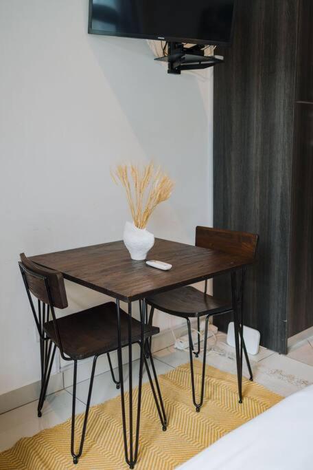 Luxury Studio at Embassy Gardens- Prime Location and Convenient view 2