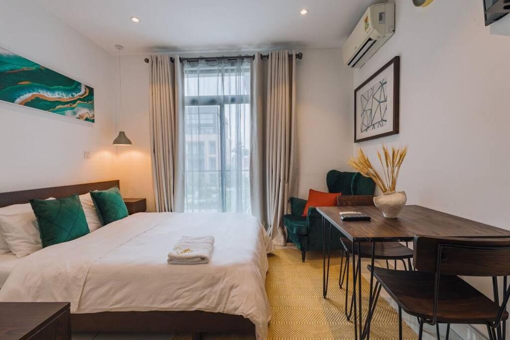 Luxury Studio at Embassy Gardens- Prime Location and Convenient view 4