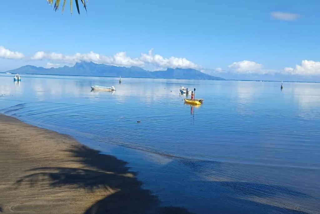 Hotel Tehei Beach House Wifi AC Beachfront Sunset - Image 1