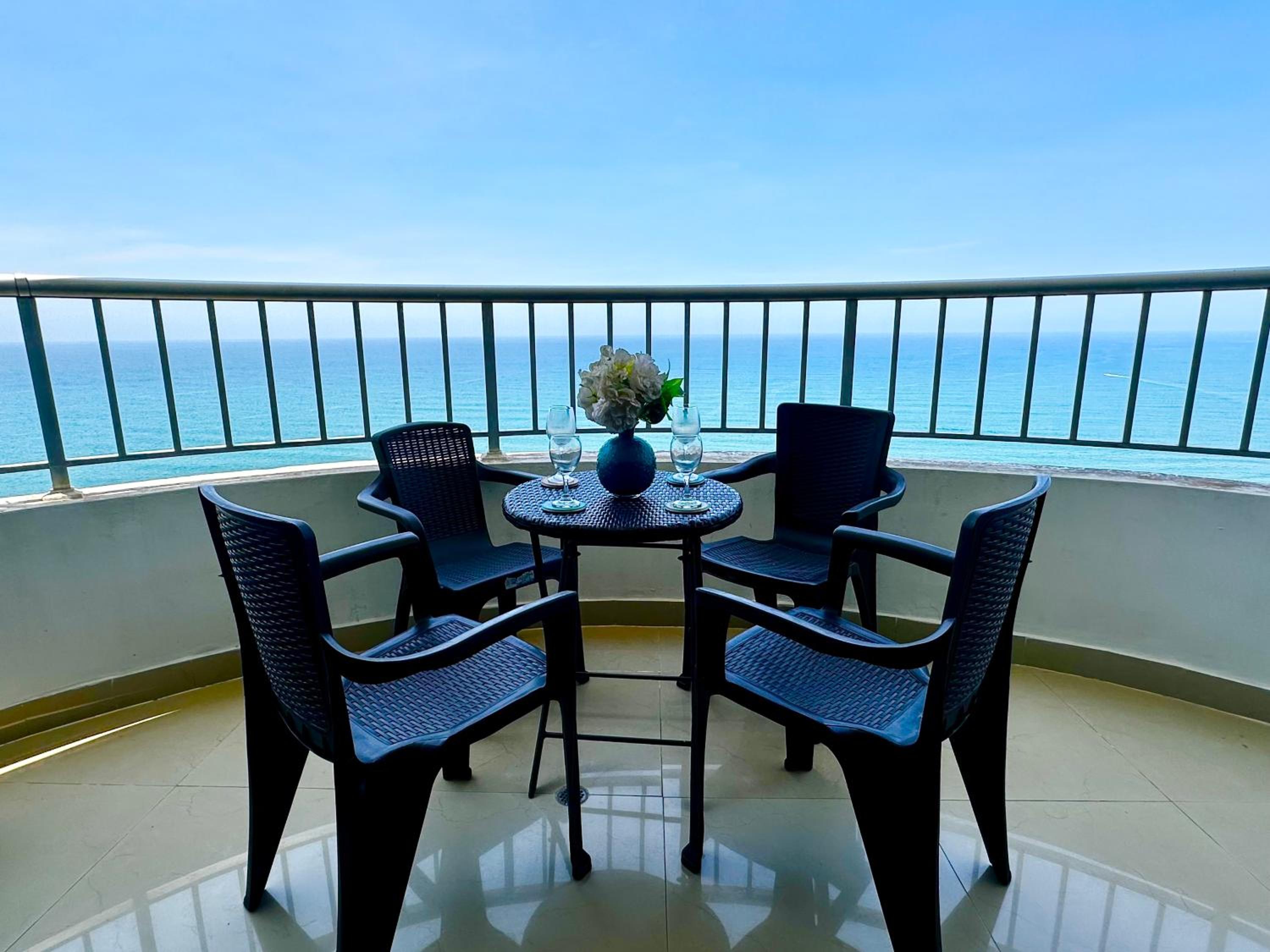 Hotel Apartamento con vista al mar piso 19 Bocagrande - Image 1