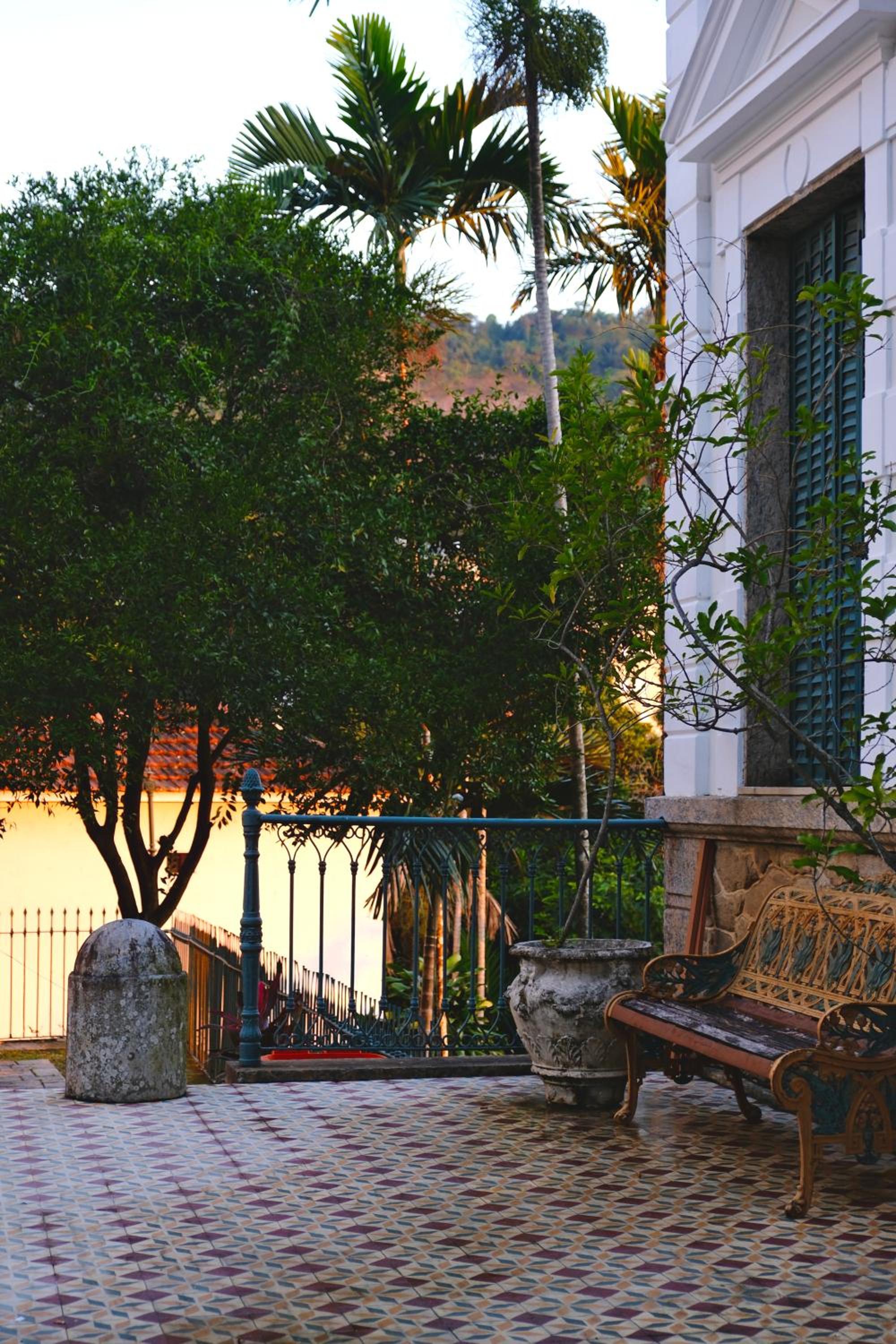 Castelo dos Tucanos Host