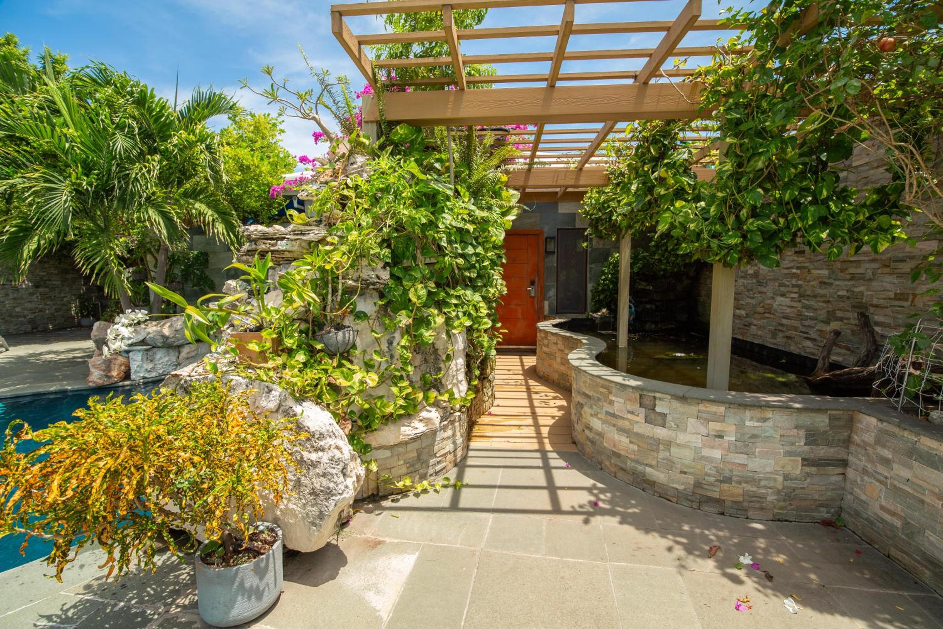 Kokomo Botanical Resort - Caribbean Family Cottages