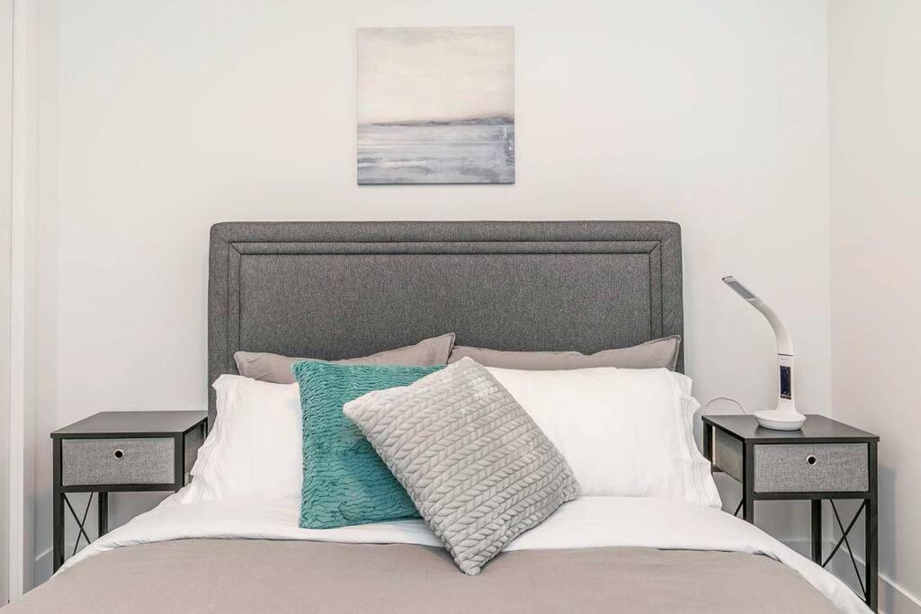 Lovely Cozy Getaway with Free Parking Included