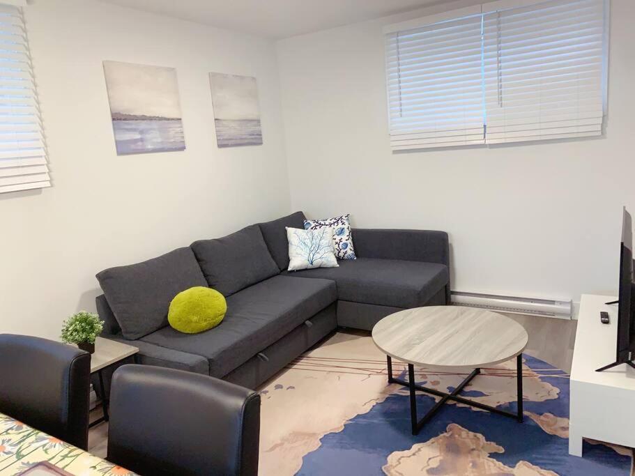 Lovely Cozy Getaway with Free Parking Included