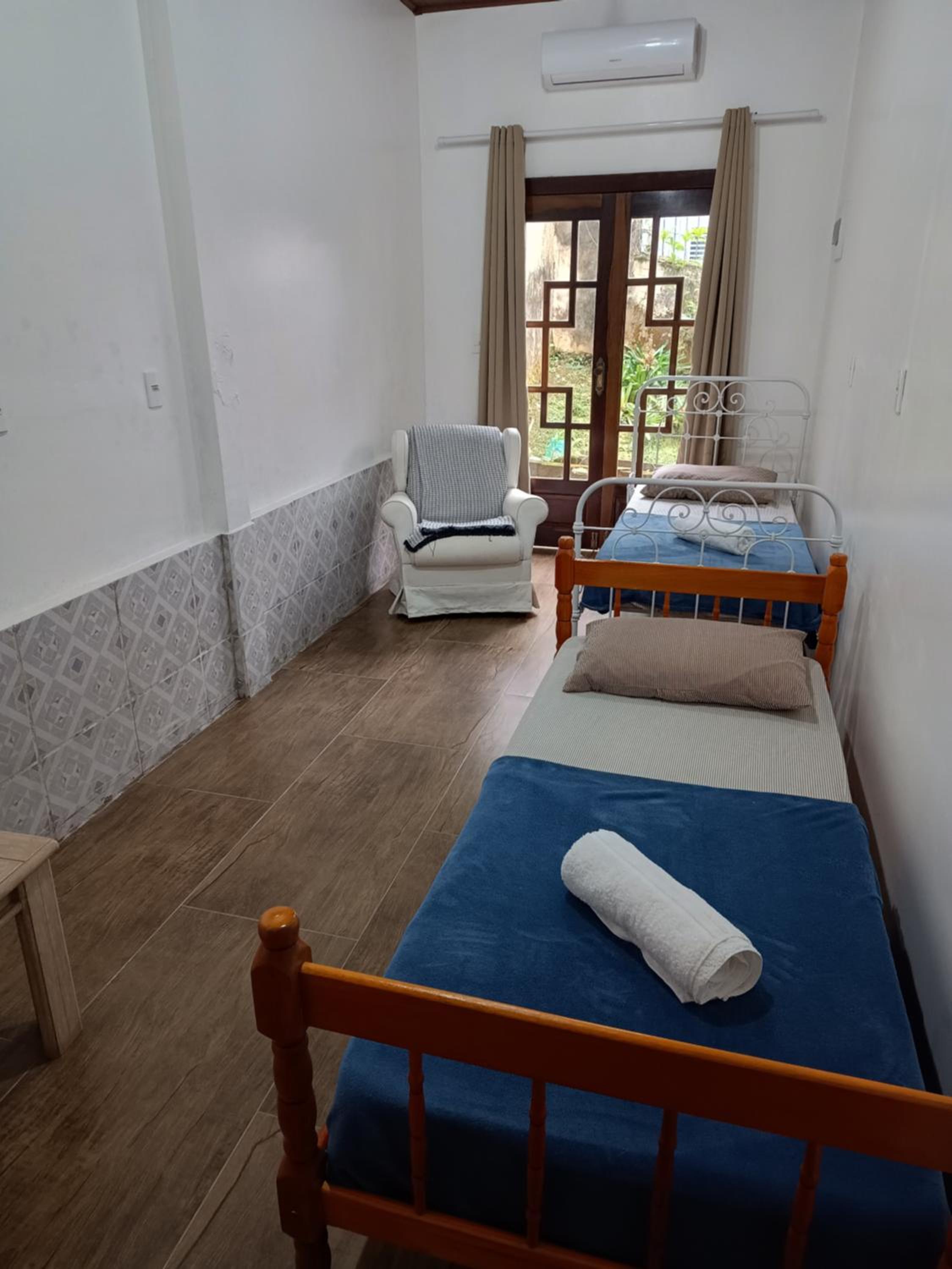 CASA ACONCHEGANTE PROXIMO VILA GERMÂNICA