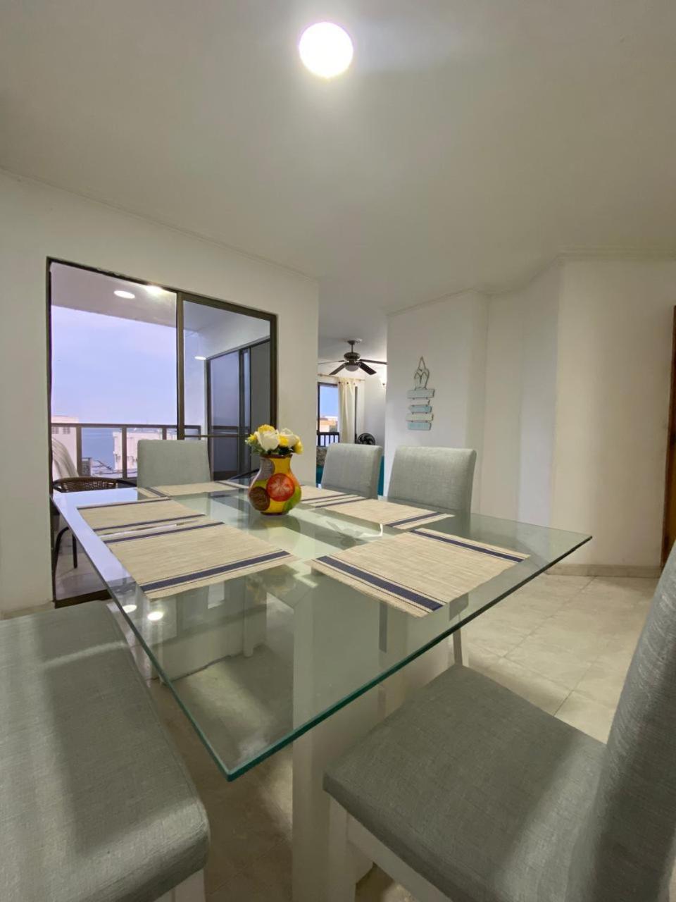 Apartamento Rodadero Los Laureles con Vista al mar y a la Bahía view 3
